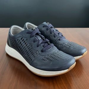 Dansko Charlie, navy, womens size 37, US 7